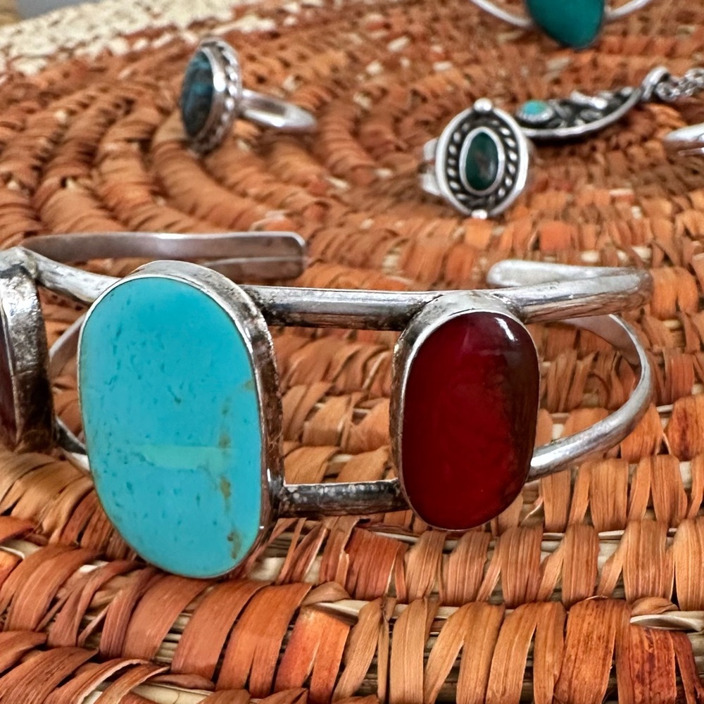 Native Bracelet with 3 Stones of Turquoise and Red Coral Sterling Silver Cuff - Picture 4 of 11
